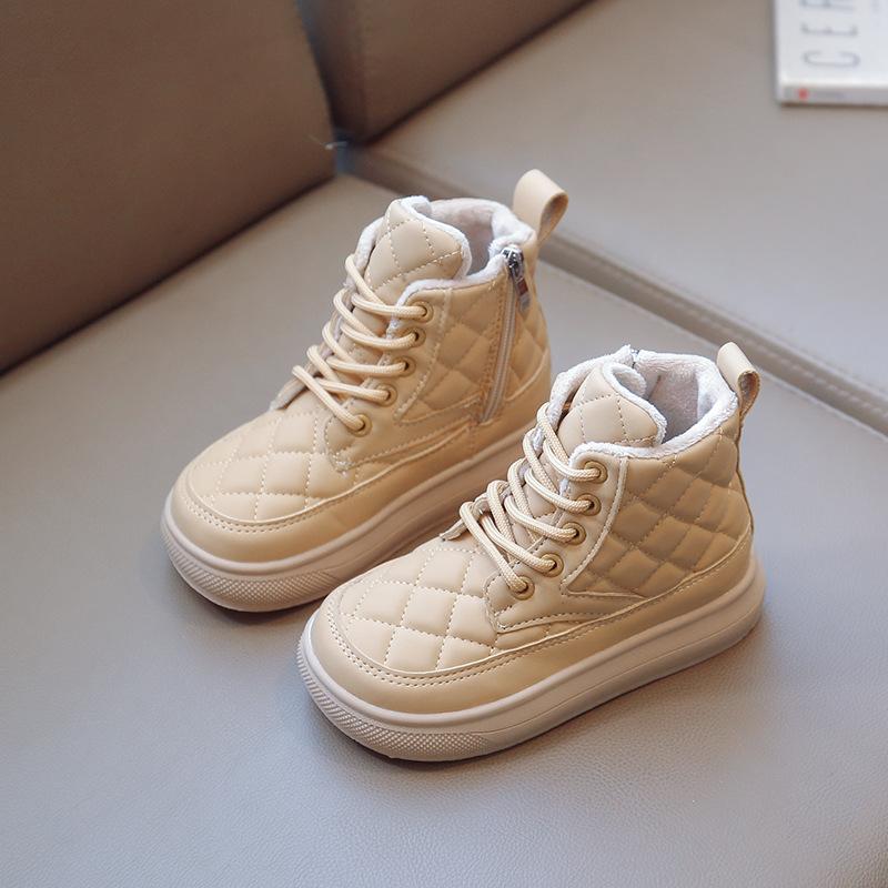 Детские хлопковые сапоги 2024 года, зимние плюшевые короткие сапоги в британском стиле, легкие детские модные кожаные сапоги для мальчиков, однотонные