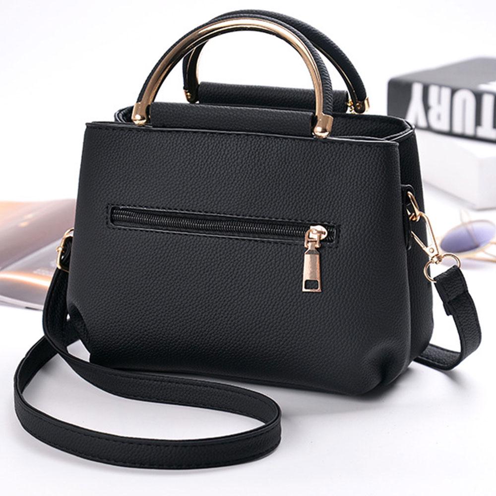 Женская сумочка с вышивкой через плечо