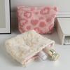 Пушистая косметичка с сердечками для девочек, милая косметичка с узором сердечек, женский плюшевый клатч на молнии для хранения косметики, украшений