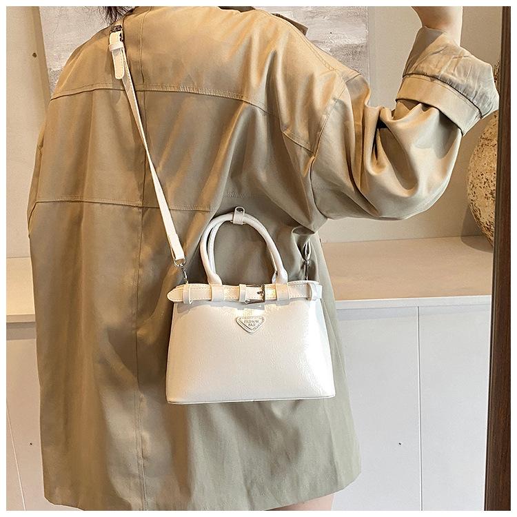 2025 Трендовая женская сумка через плечо большой вместимости - Стильный осенний модный квадратный дизайн