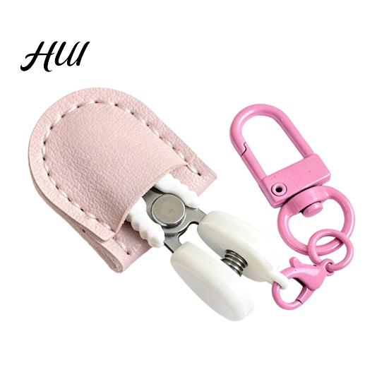 Keychain Scissors Portable Mini Carabiner Design Miniature Cutting Tool for Small Rope Cutter Sewing Travel Ultra Sharp Snips Threads And Tags