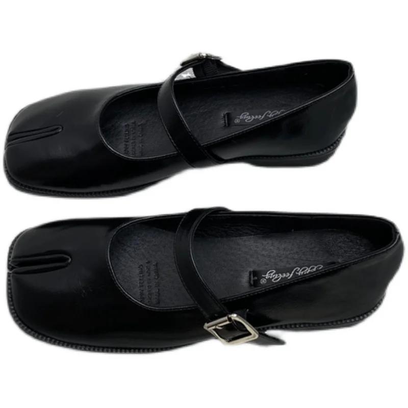 Women Flat Women's Square Toe Retro Single Shoes One Word Buckle Shallow Mouth Mary Jane Shoes Split Toe Shoes Sandals
