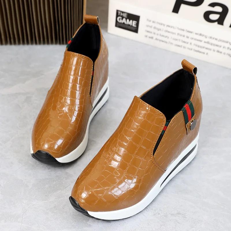 Туфли на каблуке Wegde для женщин, увеличивающие рост, повседневная обувь из искусственной кожи для женщин, кроссовки на платформе, женские ботинки на платформе без застежек