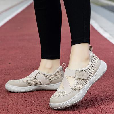 Полые дышащие и удобные туфли для мамы, легкие, повседневные, не душные, сандалии, легкие 2025