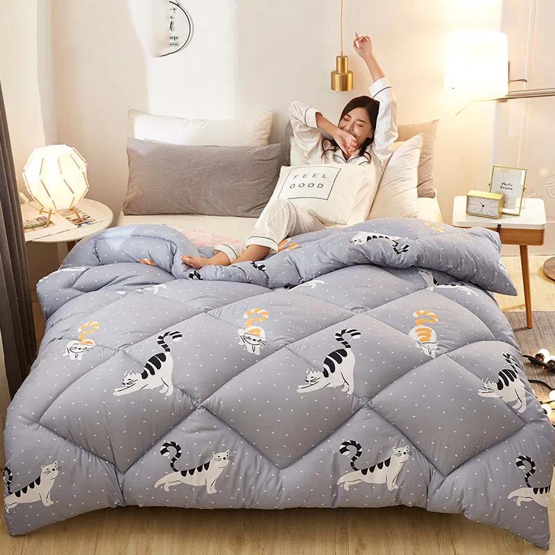 Утолщенное одеяло с хлопчатобумажной подкладкой. Бархатное теплое одеяло. Дышащая и легкая ткань. Доступны постельные принадлежности для одного или двух человек. Все сезоны.