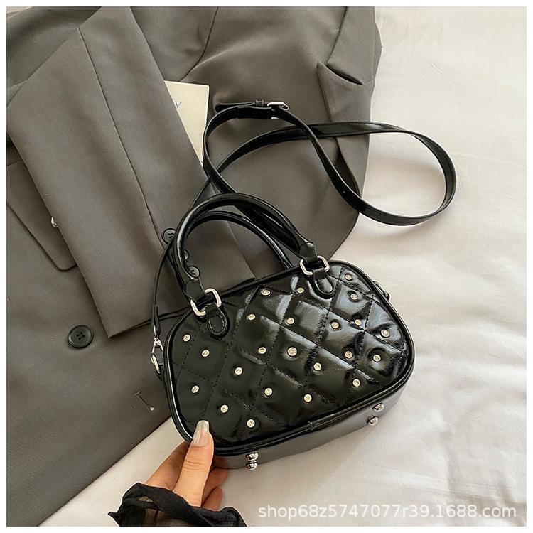 Temperament Light Luxury Portable Bowling Bag Women's 2025 New Fashion Diamond-encrusted Pearl Shoulder Bag Commuter Messenger Bag