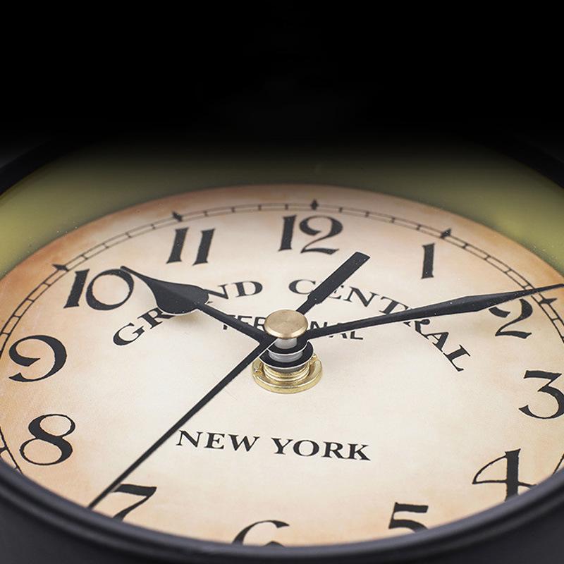 European Retro Double-Sided Wall Clock: Vintage Iron Art Design for Cross-Border Decor