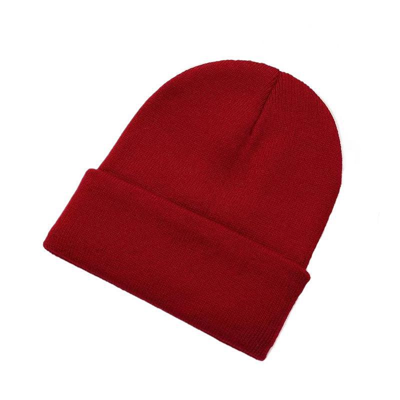 Уютные вязаные шерстяные шапки на осень и зиму - однотонные