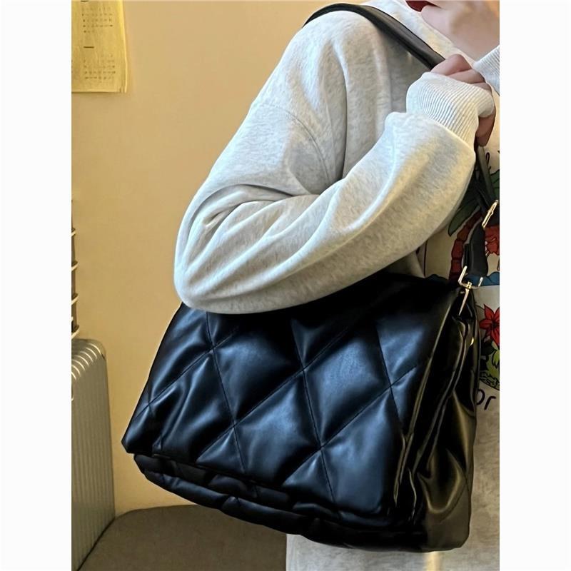 Сумка женская 2024 универсальная сумка через плечо с ромбом из мягкой кожи повседневная большая вместительная стеганая сумка