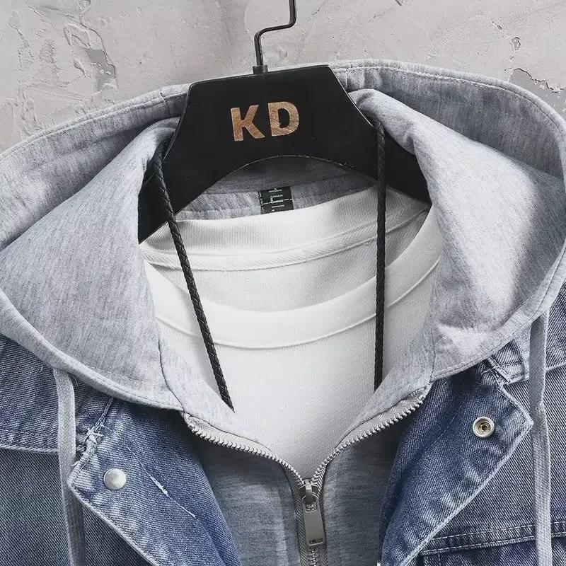 Мужская джинсовая куртка из двух частей с капюшоном – повседневный многослойный образ на весну/осень для студентов.