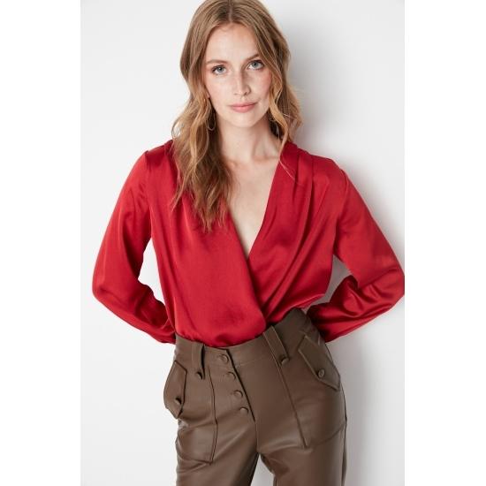 Блузки и рубашки Элегантная атласная блузка в складку с двубортным вырезом на плечах