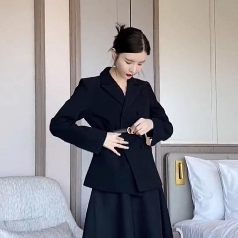 Осень 2024 г. Женская юбка в стиле французского Хепберна: Шикарный комплект из двух частей для рабочего места