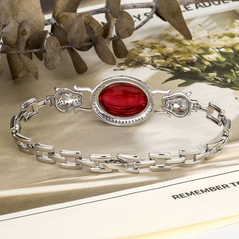 Ювелирные изделия Ювелирные изделия Ювелирные изделия Браслет Слегка инкрустированный Двойная голова леопарда Красный корунд Премиальные женские часы
