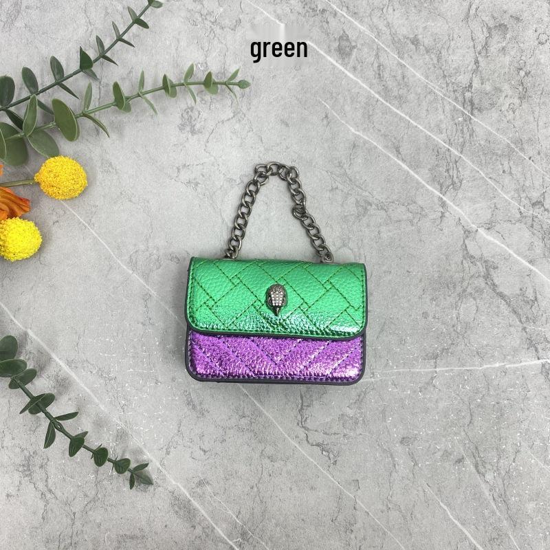 Сумка-мини на цепочке с ромбовидной стежкой на весну/лето 2025 - Вышитая сумка кроссбоди с головой орла