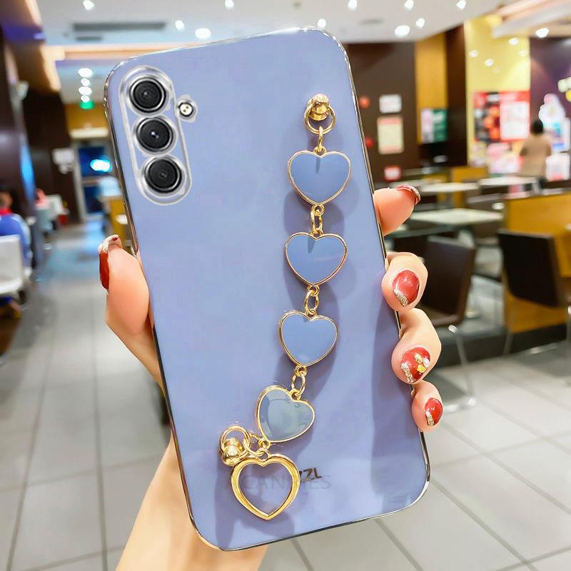 Luxury Plating Love Heart Bracelet Case For Samsung Galaxy A14 A54 A34 A24 4G 5G Wrist Band Chain Cover On A 14 54 34 24