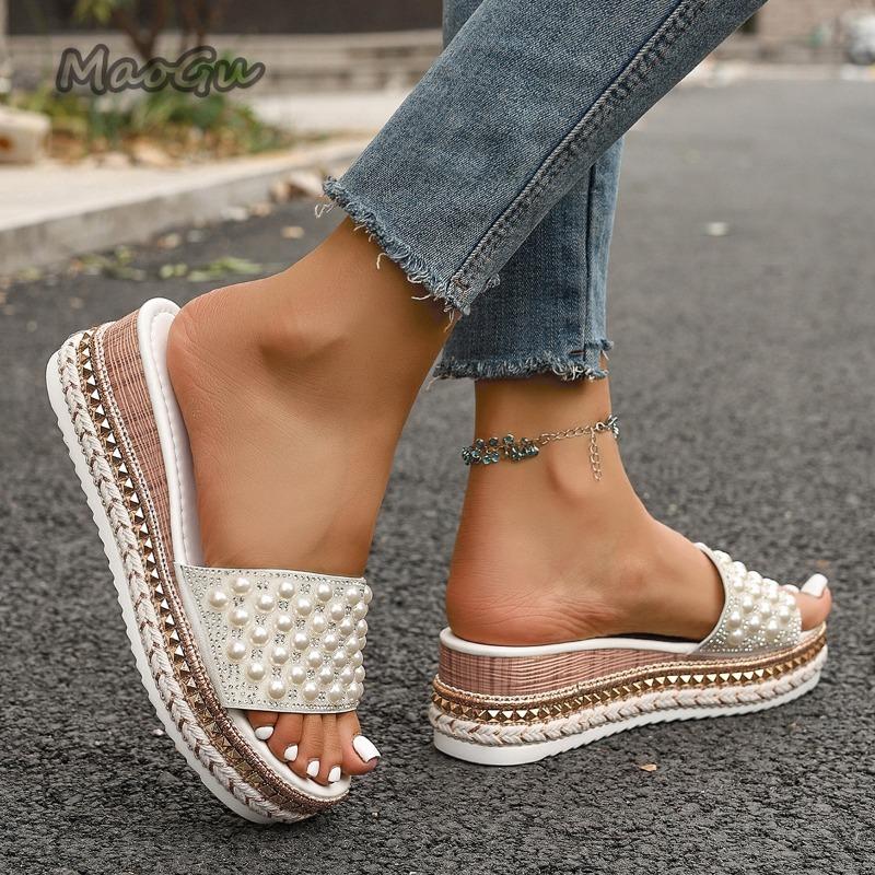 Fashion Summer Outdoor Peep Toe Thick Bottom Women's Slippers Shoes for Women 2025 Fashion New Round Toe Pearl Casual Slippers Women