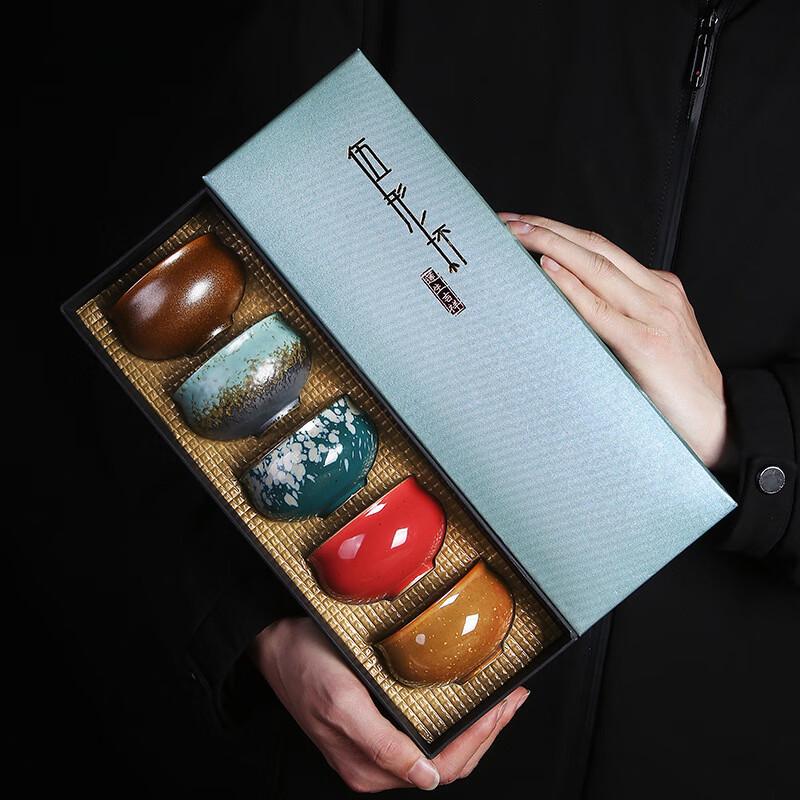 Чайный набор и чашки из цинской керамики в стиле «тушь и вода»