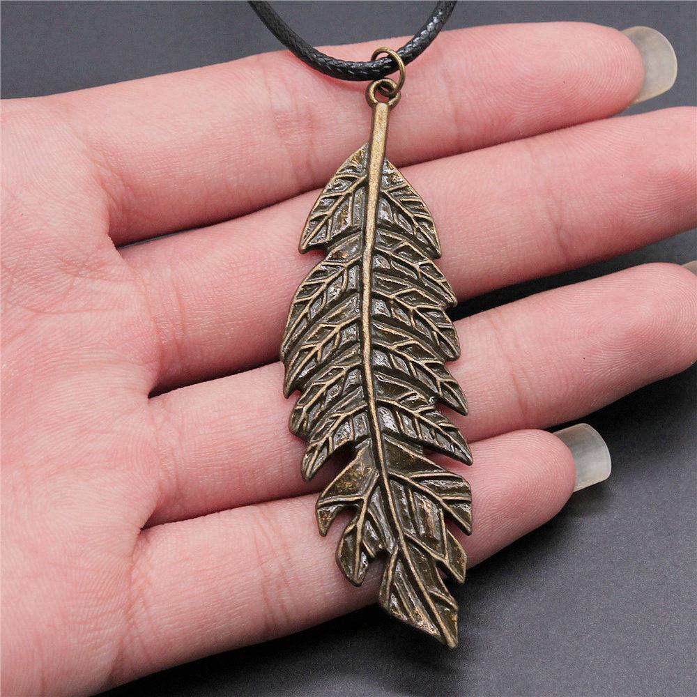 Креативное кожаное ожерелье-цепочка с металлическим кулоном в виде листа и цветка для женщин - Идеально для Дня святого Валентина