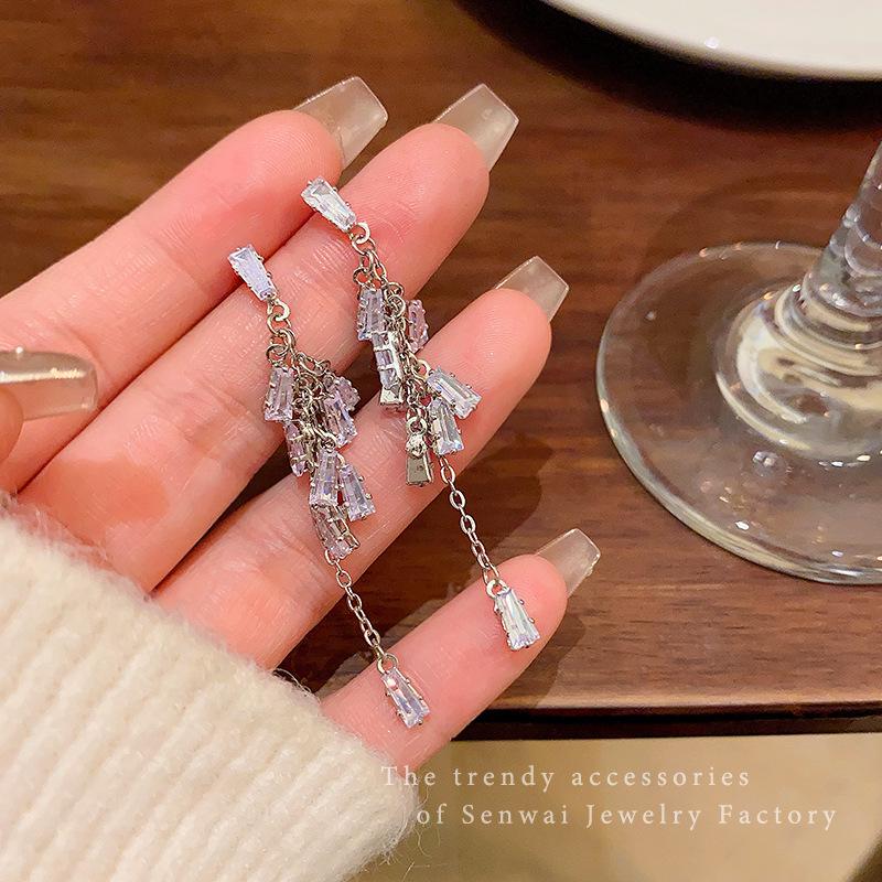 High-end super shiny zircon tassel earrings, exquisite and versatile temperament, long stud earrings, female Korean celebrity earrings