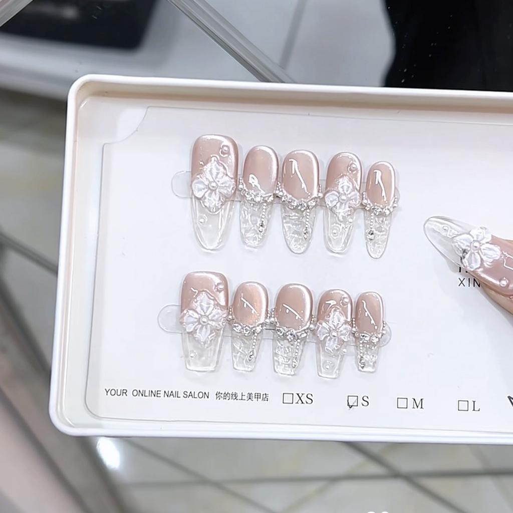 Hand-made Armor-wearing Spring and Summer Cool Style Ice-transparent Glass Three-dimensional Hand-painted Cat-eye Nail Art Patch