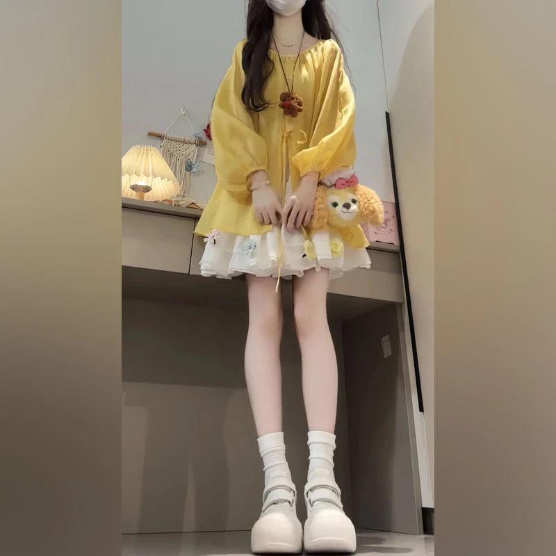 Milk-Toned Outfit: Early Spring/Autumn 2026 French Style Loose Shirt with White Short Skirt