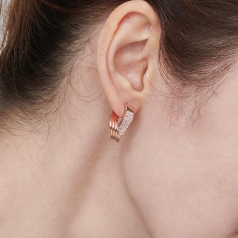 ELLE Jewelry 14K Bold Diagonal Line One-Touch Earrings (Gold Pin) ELGPEE394