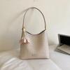 Single Shoulder Bag with Woven Pattern, Large Capacity Mother and Child Bag, Casual and Fashionable Commuting Tote Bag