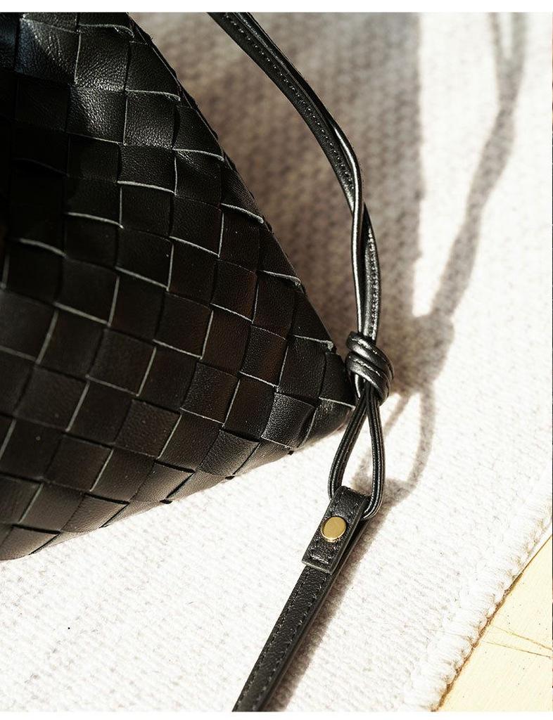 2024 Новая сумка через плечо BV Woven Sheepskin Cloud: Универсальный, модный и популярный стиль с завязками