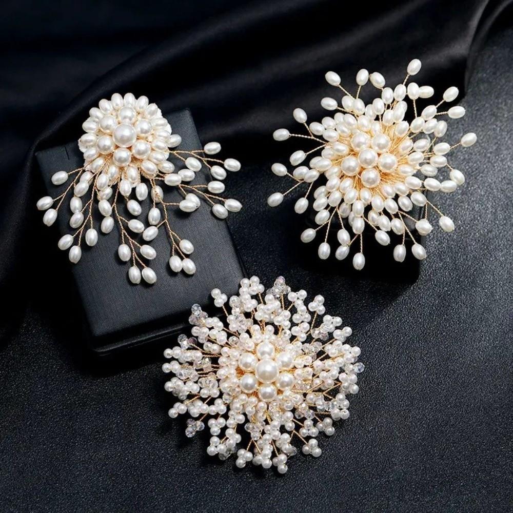 Luxury Design Rhinestone Brooch Rhinestone Decor Snowflake Brooch Pearl Brooches Female Jewelry