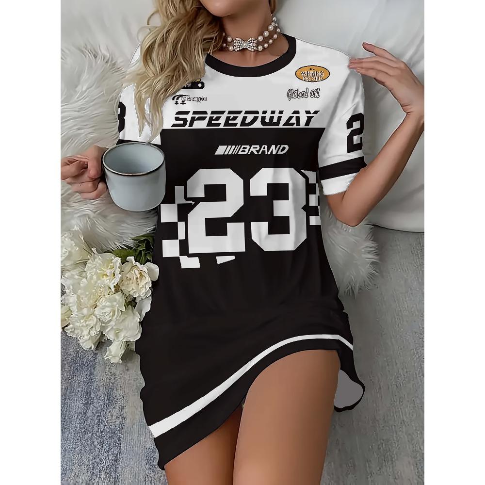 "23" number printed long-sleeved T-shirt
Короткое платье с принтом-мозаикой
Ночная рубашка средней длины
Подходит как для выхода, так и для дома в качестве пижамы