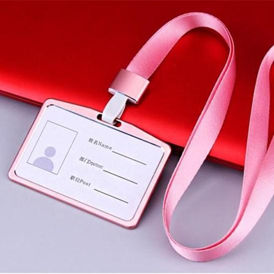 Бейдж на шнуровке