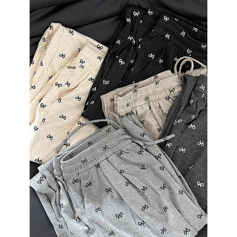 Маленькие корейские брюки с широкими штанинами и принтом-бантиком - Стройнящий драпированный дизайн для весны/осени