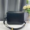 [Pre-Owned] Classic Box Polished Gold Buckle Leather Tofu Bag Shoulder Bag Crossbody Bag Medium - Excellent #118BN1S