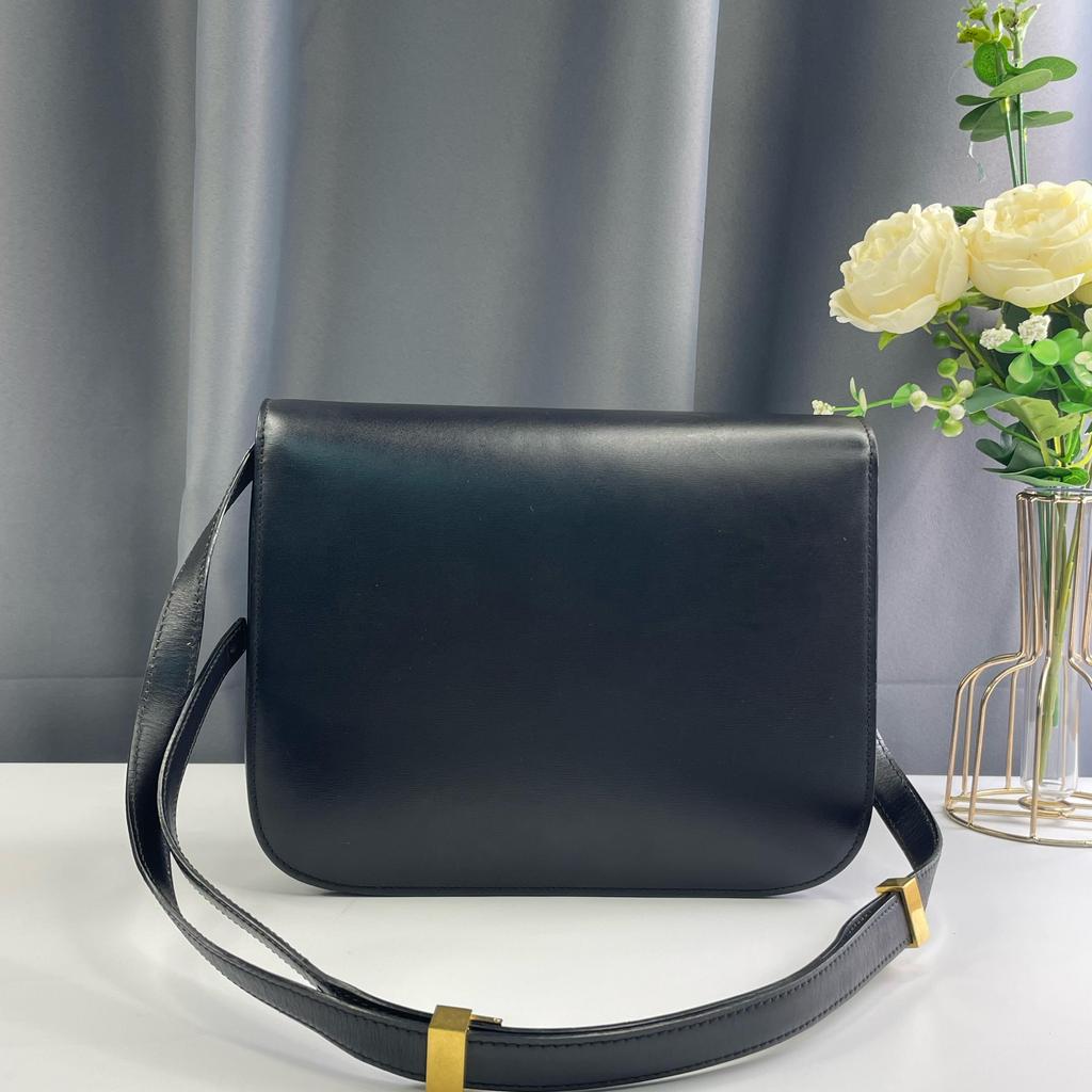 [Pre-Owned] Classic Box Polished Gold Buckle Leather Tofu Bag Shoulder Bag Crossbody Bag Medium - Excellent #118BN1S