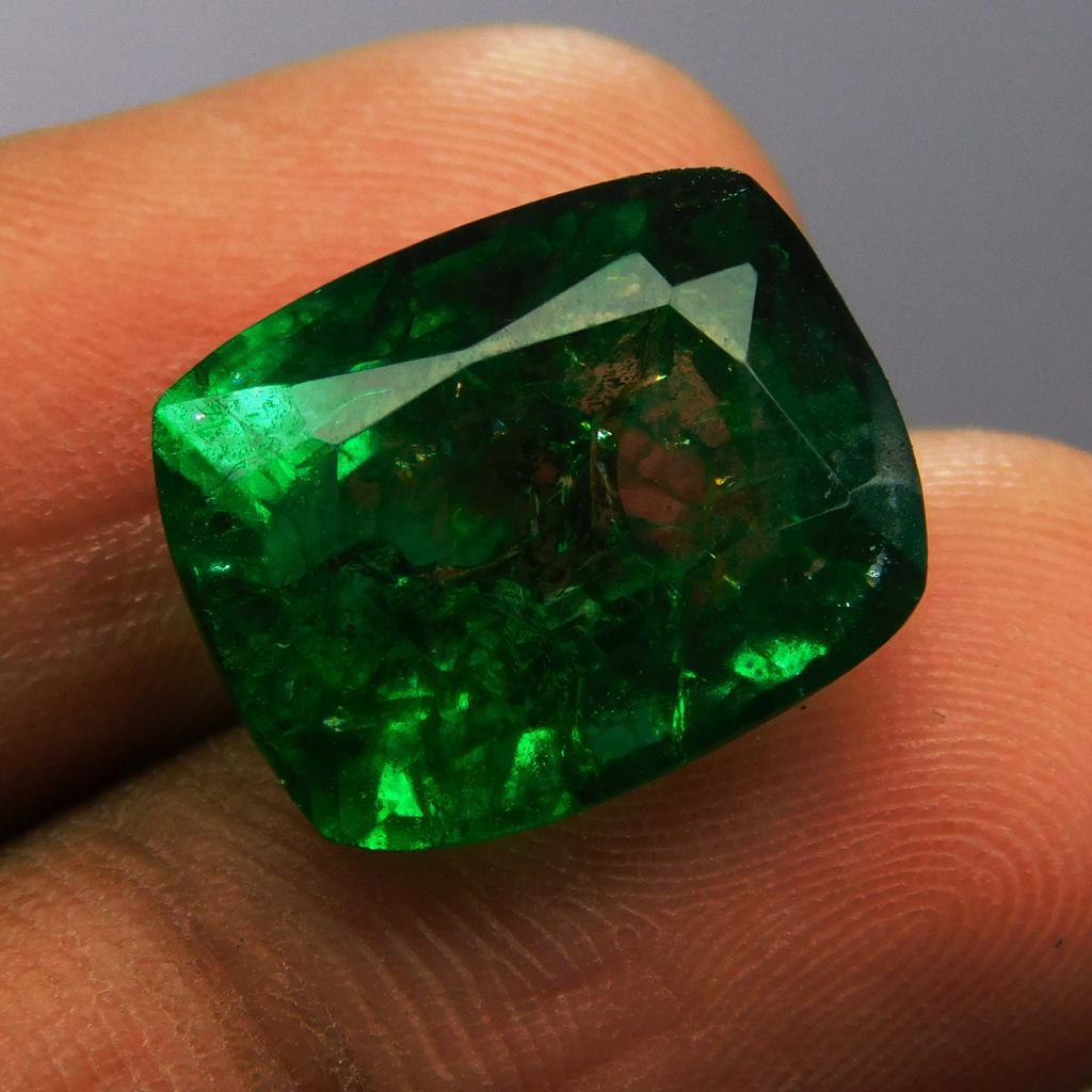 Natural Green Emerald Loose Gemstone Cushion Cut 8 ct Colombian for Jewelry Making and Crafts