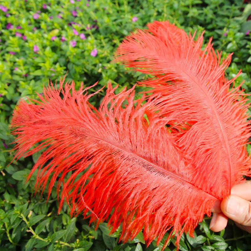 Большие страусиные перья 15-20 см для свадебных композиций и сценического реквизита