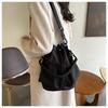Fashionable and Cool New Winter Fashion Casual Large Capacity Oxford Cloth Hand-pull Drawstring One-shoulder Crossbody Bucket Bag