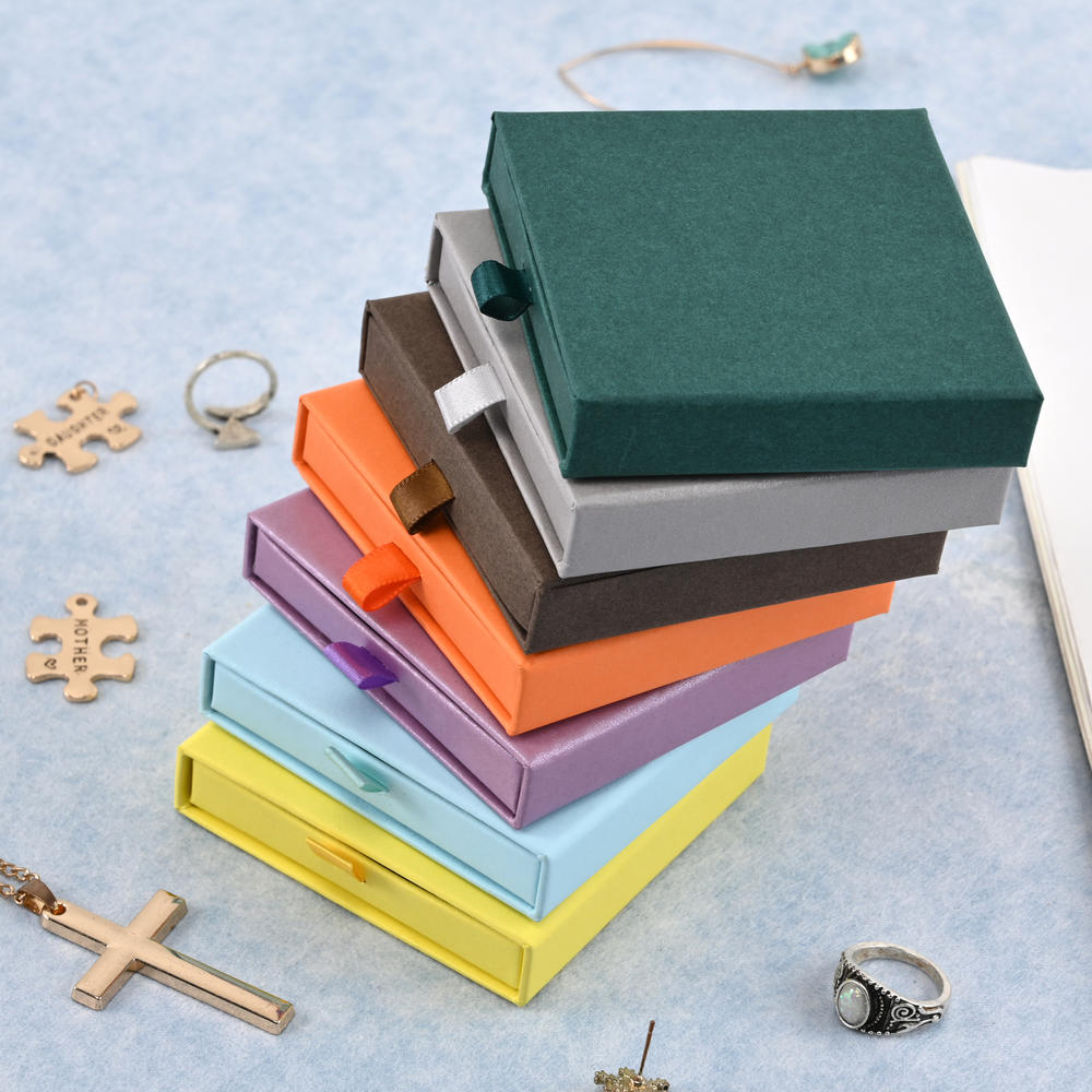 10x10x2 см Коробка для ювелирных изделий и ожерелий 16 цветов Квадратная Выдвижная Стиль Дорожная Шкатулка для украшений Органайзер для хранения Упаковочный кейс для сюрприза