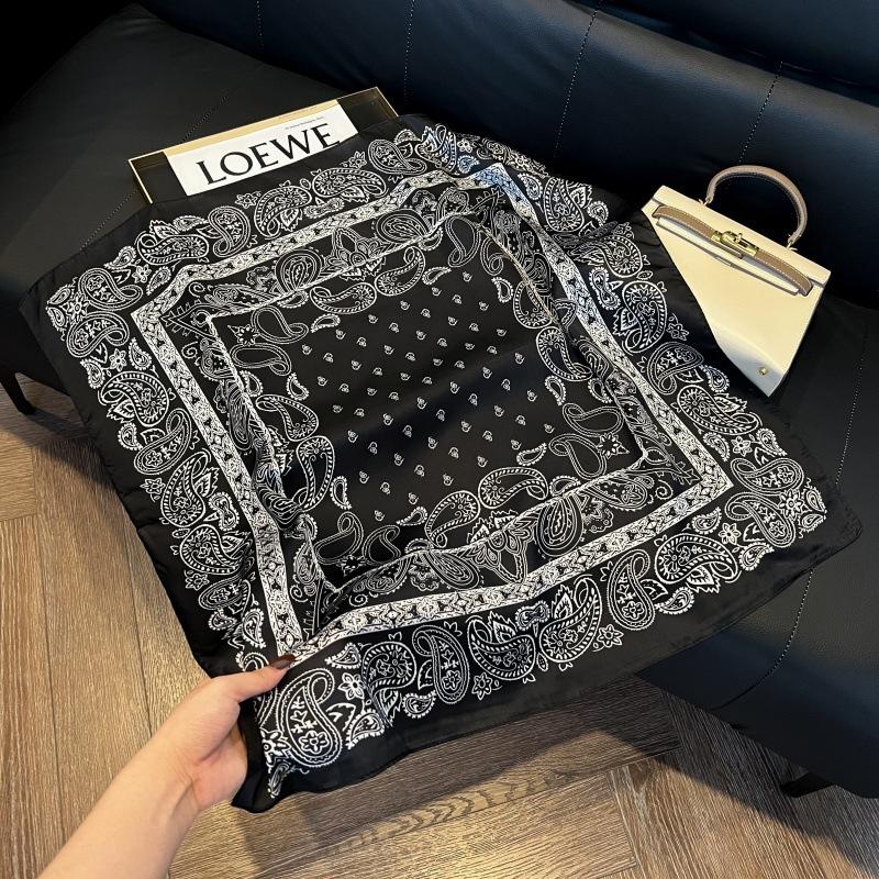 Temperament square scarf women's high-end small scarf summer neck protection scarf decoration spring and autumn versatile thin sunscreen 71 silk scarf