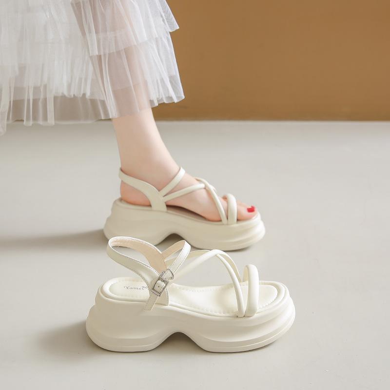 Французские ретро премиум сандалии женские лето 2024 новые однословная пряжка с платформой римские туфли пляжная обувь