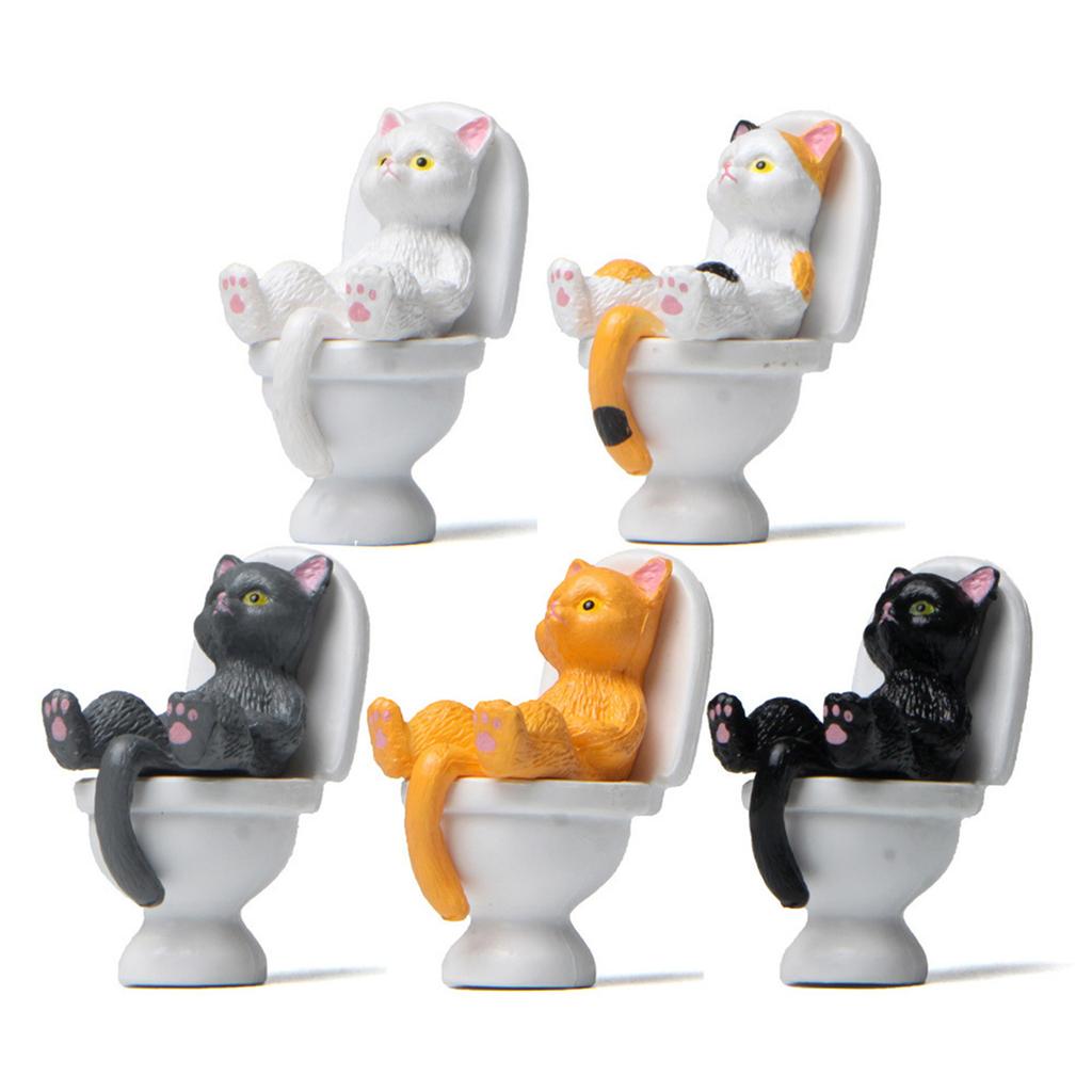 Resin Cat On Toilet Landscaping Ornaments Cartoon Animal Figurine for Home Decorations Desktop Mini Garden Accessories