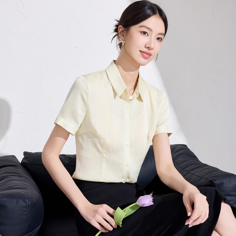 Versatile Women's Red Short Sleeve Shirt - 2025 Summer Collection