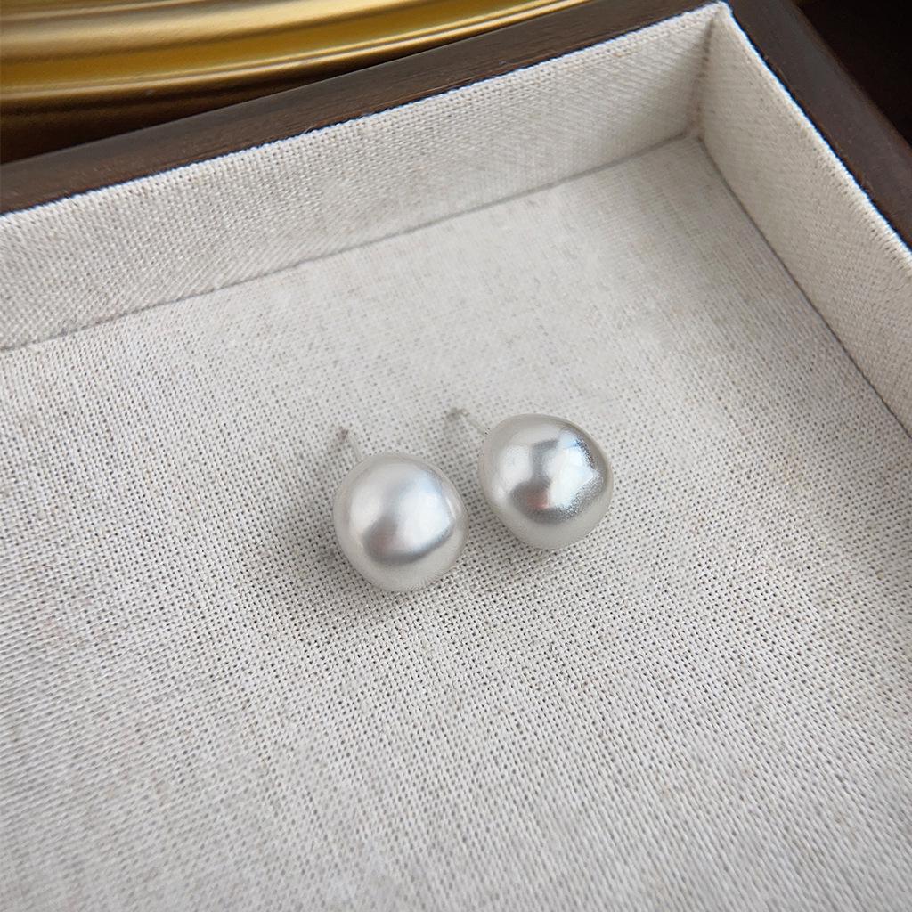 Винтажные геометрические серьги с жемчугом для женщин - Ретро стиль Гонконга, Легкая роскошь, Ощущение высокого класса