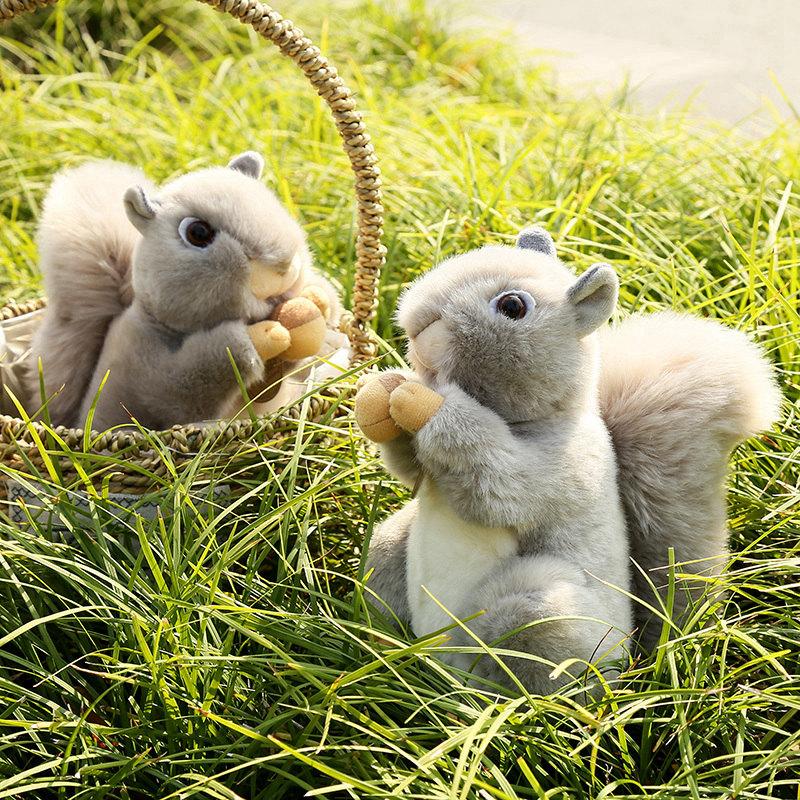 Simulation Hold Hazelnut Squirrel Plush Toy Stuffed Lifelike Big Tail Squirrel Plushies For Kids Birthday Gift Garden Decor DOll