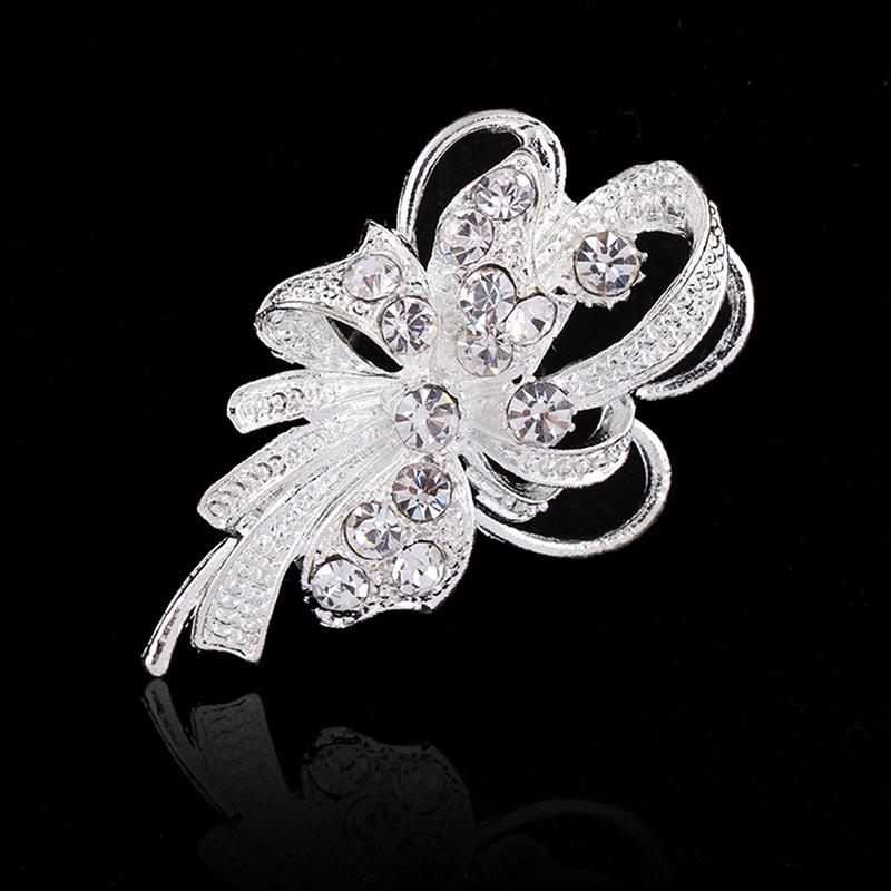 Studded Crystal Chic Elegant Rhinestone Dancing Swan Brooch Pin Wedding Jewelry