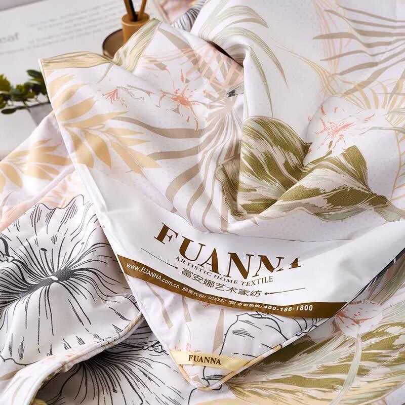 FUANNA Printed Silk Summer Quilt with Gift Box
