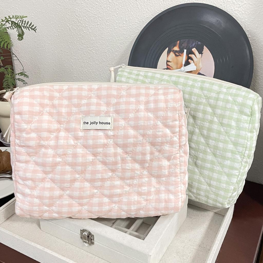 YT Soft and Portable Quilted Handheld Toiletry Bag, Small Handbag, Miscellaneous Storage Bag, Bubu Pink and Green Plaid Makeup B