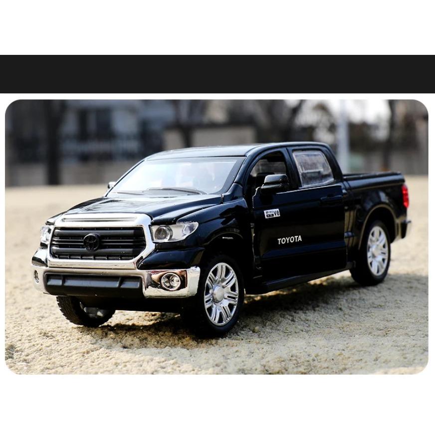 1/32 TOYOTA Tundra TRD Pickup Diecast Toy Модель игрушечного грузовика Миниатюрная откидная дверь Открывающаяся коллекция со звуком и светом Подарок для мальчика