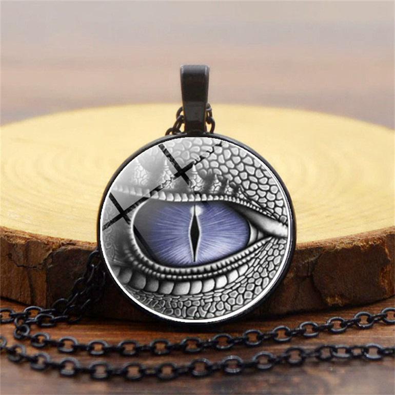 Ожерелье-цепочка с серебряным кабошоном и фотографией «Глаз дракона»