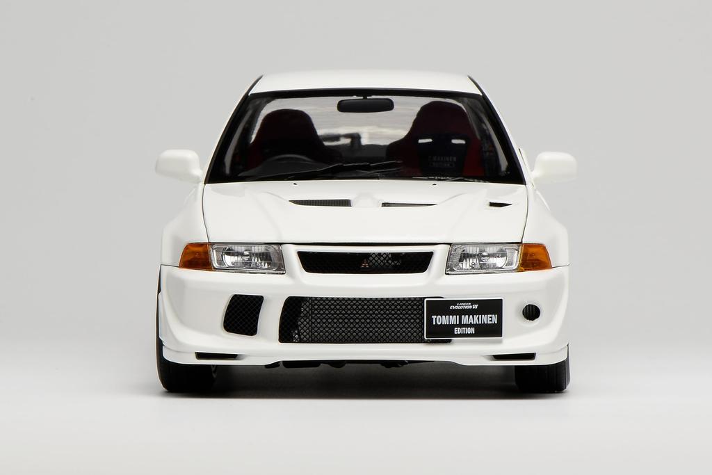 Freestyle MOTORHELIX Масштаб Mitsubishi Lancer Evolution VI GRS SCOTIA WHITE Готовая модель M84305 1/18 T.M.E.
